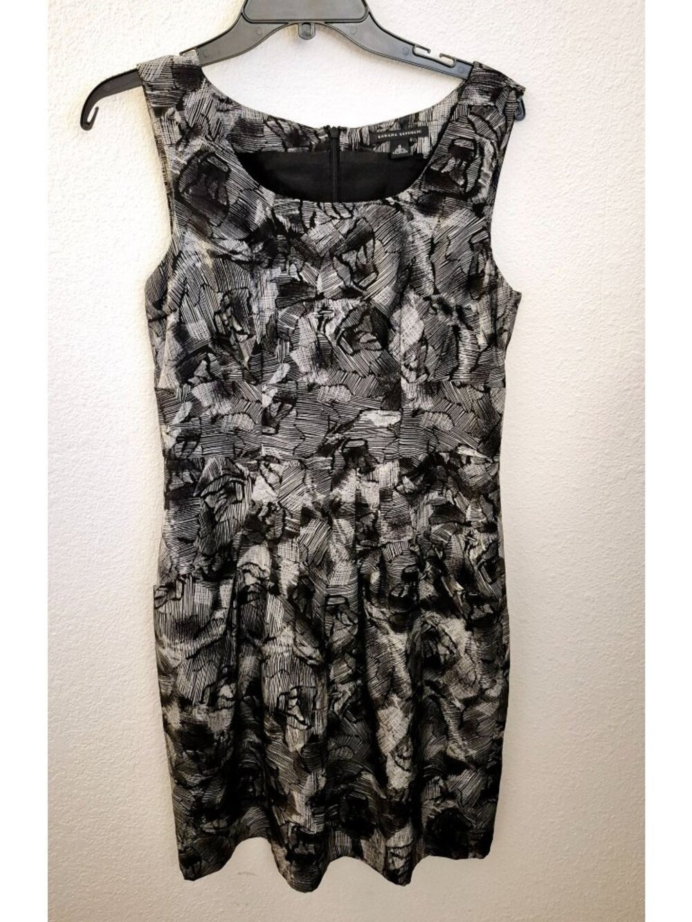 Banana Republic Wool/Silk Blend Black Printed Sleeveless Dres Pockets Sz 8 EUC
